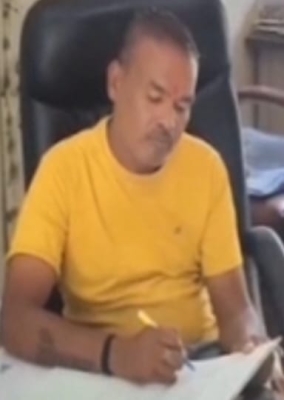 જસદણ નગરપાલિકાના નવા બિલ્ડીંગ માં સુપરવાઇઝરે નોકરીમાંથી કાઢી મૂકવાની ધમકી આપી સફાઇ કામદાર પર દુષ્કર્મ આચરતા ચકચાર આરોપીની ધરપકડ