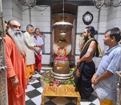 મંત્રી કુંવરજીભાઈ  ની  ઘૅલા સોમનાથ થી સોમનાથ ની પદયાત્રામાં  પાલિકા પ્રમુખ જીતેન્દ્ર છાયાણી શહેર ભાજપ પ્રમુખ વિજય રાઠોડ તાલુકા  પ્રમુખ  ચંકીત રામાણી સહિત  વિવિધ શ્રેણીના આગેવાનો ભક્તજનો જોડાશે