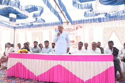 વિછીયા પંથકમાં રૂ. ૨૫૦ લાખના ખર્ચે રીસર્ફેસ થનારા ભડલી-શનાળા રોડ તેમજ રૂ. ૨૦૦ લાખના ખર્ચે રૂપાવટી રોડ પર બનનારા સ્લેબ ડ્રેનનું મંત્રી કુંવરજીભાઈના હસ્તે ભૂમિપૂજન કરાયું