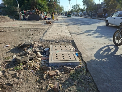 જસદણ નગરપાલિકાની ત્વરિત કામગીરી આટકોટ રોડ પર લાંબા સમયથી ખુલ્લી ગટર પર ઢાંકણા ફિટ કરાયા.