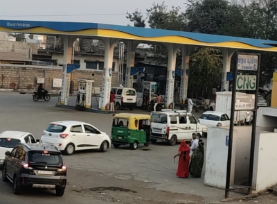 જસદણ તાલુકા માં CNG ગેસનો પૂરવઠો પુરતૉ  ન મળતા હાલાકી યોગ્ય કરવા પૂર્વનગરપતિ મુન્ના સોજીત્રાએ પેટ્રોકેમિકલ્સ મંત્રી કૌશિક વેકરીયા ને લૅખીત રાવ કરી