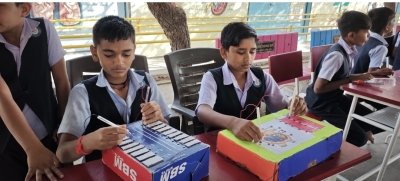 જસદણના  વડોદની પ્રાથમિક શાળામાં વિશ્વ વિજ્ઞાન દિવસ નિમિતે 39 બાળકોએ હવા વૉટર  ઓક્સિજન હદય અંધશ્રદ્ધા જૅવા પ્રયોગો કરી વિજ્ઞાન કલાનું પ્રદર્શન કર્યું