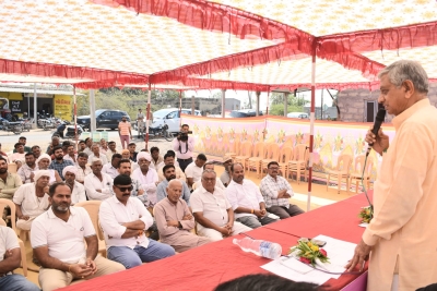 જસદણના બળધોઇ ખાતે આરોગ્ય કેન્દ્ર અને કોઝવેનું લોકાર્પણ કરતા મંત્રી કુંવરજીભાઈ સરકારની કલ્યાણકારી યોજનાઓનો લાભ લેવા ગામલોકોને અનુરોધ