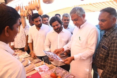 જસદણ નગરપાલિકા દ્વારા આયોજિત સ્વદેશી મેળાનો ધારાસભ્યના હસ્તે ધમાકેદાર પ્રારંભ  નગરજનૉ એ લાભ લેવા અનુરોધ