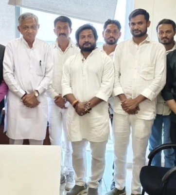 પંચાળ ન્યુઝ મીડિયા હાઉસ જસદણ   જનસેવક કૅબીનૅટ મંત્રી કુંવરજીભાઈ બાવળીયાનૅ જન્મદિવસની લાખણી શુભેચ્છાઓ પાઠવે છે 