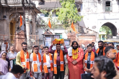 જસદણમાં  ભાગવત કથાનો પ્રારંભ મોટા રામજી મંદિરથી ડુંગરપૂર સુધી ભવ્ય પોથીયાત્રા યોજાઈ વિશ્વ હિન્દુ પરિષદના હોદ્દેદારો જોડાયા