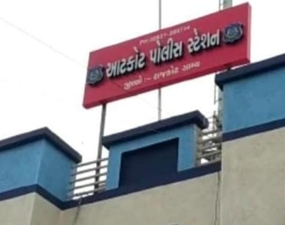 જસદણના જંગવડમા  વૃધ્ધા અને પુત્રને પતાવી દેવાની ધમકી આટકૉટ પોલીસે તપાસ આદરી