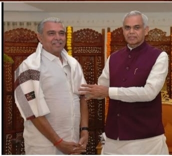 રાજકોટ  દુધ સંઘ  દ્વારા દૂધના ખરીદ ભાવમાં કિલો ફેટે રૂા. ૨૦ નો વધારો જિલ્લાના હજારો પશુપાલકોને લાભ થશે