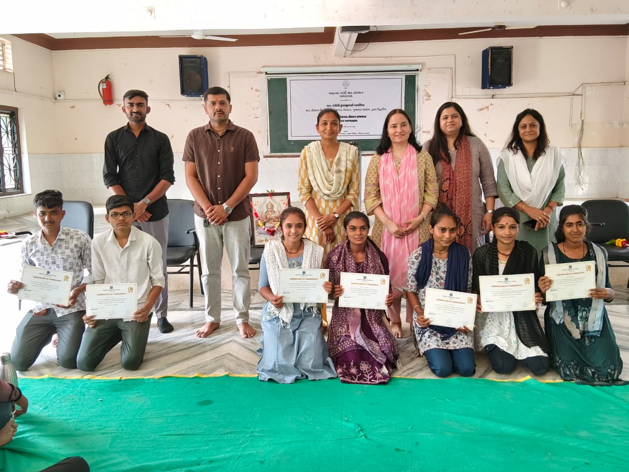 અમરાપુર શૈક્ષણિક સંસ્થામાં ગ્રામીણ યુવા રોજગાર કૌશલ્ય સજ્જતા કોર્સ' સંપન્ન  તાલીમાર્થીઓને પ્રમાણપત્ર અપાયા