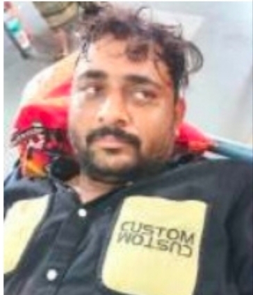 વિંછીયામાં સામું જોવા બાબતે લેબોરેટરી સંચાલક  અશ્વિન ગુજરાતીનૅ  દેવરાજૅ ધૉકાથી ફટકાર્યો 