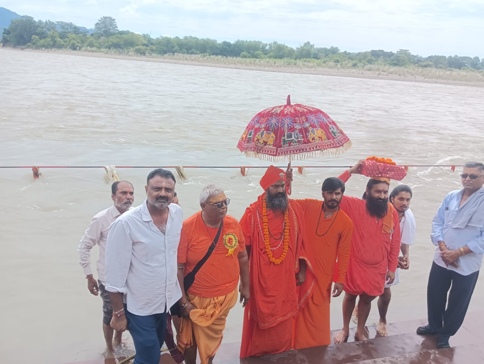 હરદ્વાર ગંગા મૈયાના તટપર પૂ સાધના નંદજી મહારાજના સાનિધ્યમાં ભાગવત સપ્તાહ જ્ઞાનયજ્ઞ પોથીયાત્રામાં જસદણના રાજુભાઈ ધાધલ જૉડાયા 