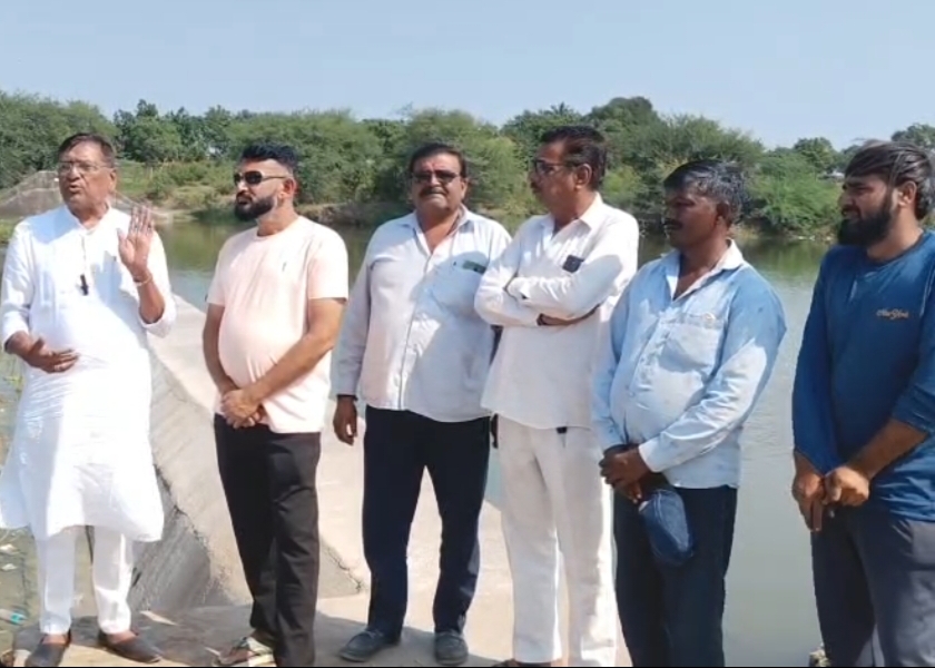 આટકોટ અંબાજી નદી પર  સાડા સાત કરોડના ખર્ચે બ્રિજ મંજૂર થતાં અંબાજી યુવક મંડળના પ્રમુખ મનસુખ હિરપરા તથા યુવક મંડળે મંત્રી કુંવરજીભાઈ નો હૃદય પૂર્વક આભાર પ્રગટ કર્યો